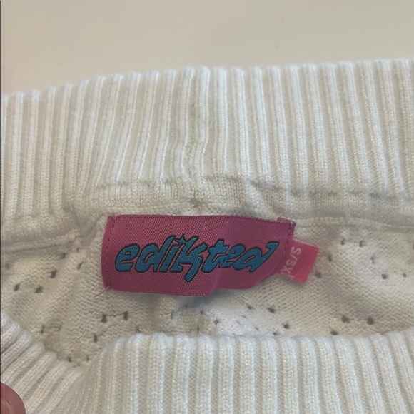 Edikted White Ruffled Knit Shorts - Picture 4 of 4